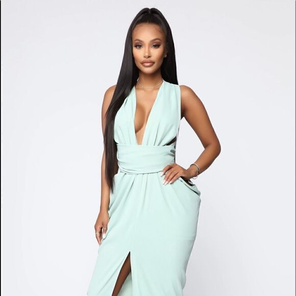 Fashion Nova Pose From Different Angles Maxi Dress - Picture 1 of 14